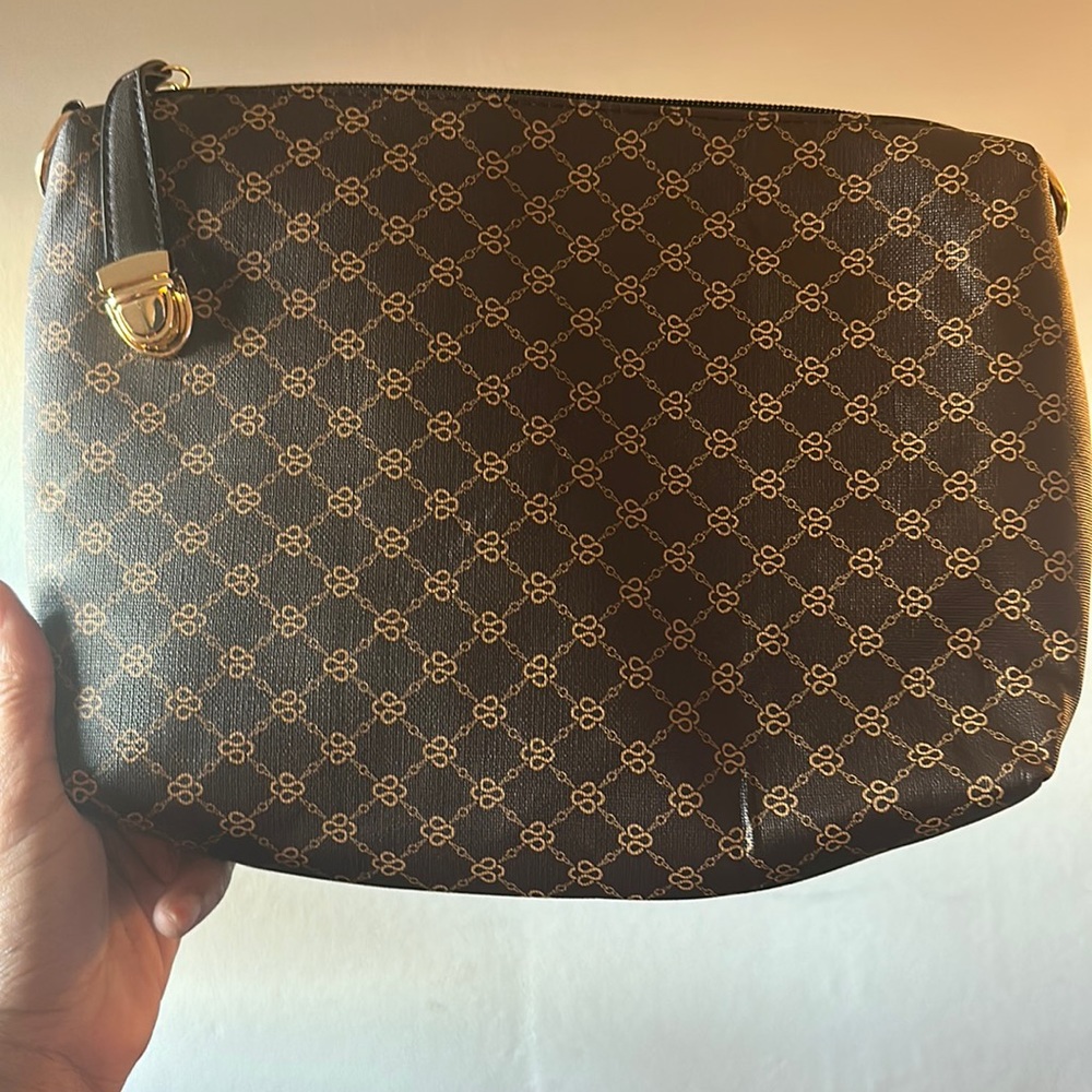 Purse with strap